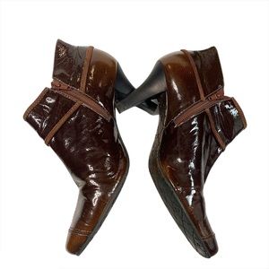 Gianni Bini Brown Patent Leather Ankle Booties with Large Button Detail